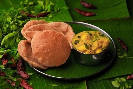 Poori with Bhaji (2 Pcs).
