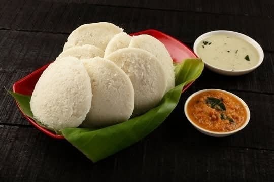 Plain Idli.