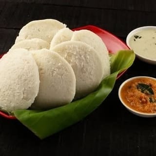 Plain Idli
