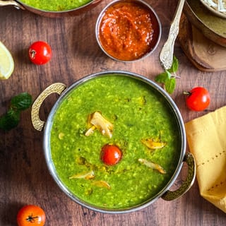 Spinach dal tadka